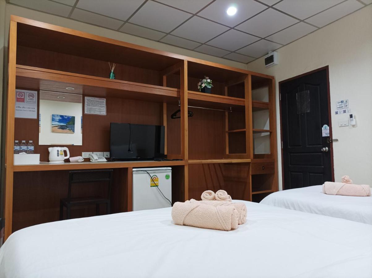Double D Rooms & Cafe Bangkok Ngoại thất bức ảnh
