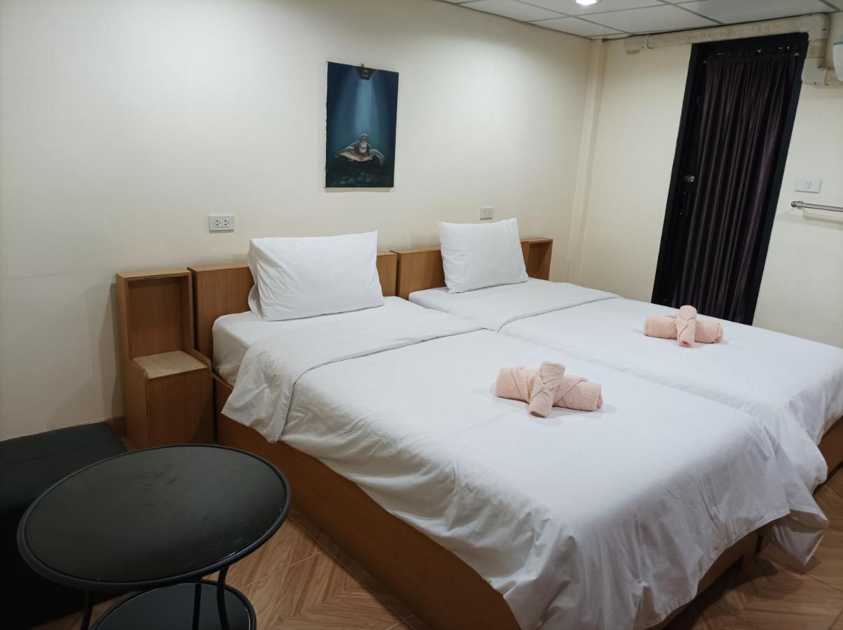 Double D Rooms & Cafe Bangkok Ngoại thất bức ảnh
