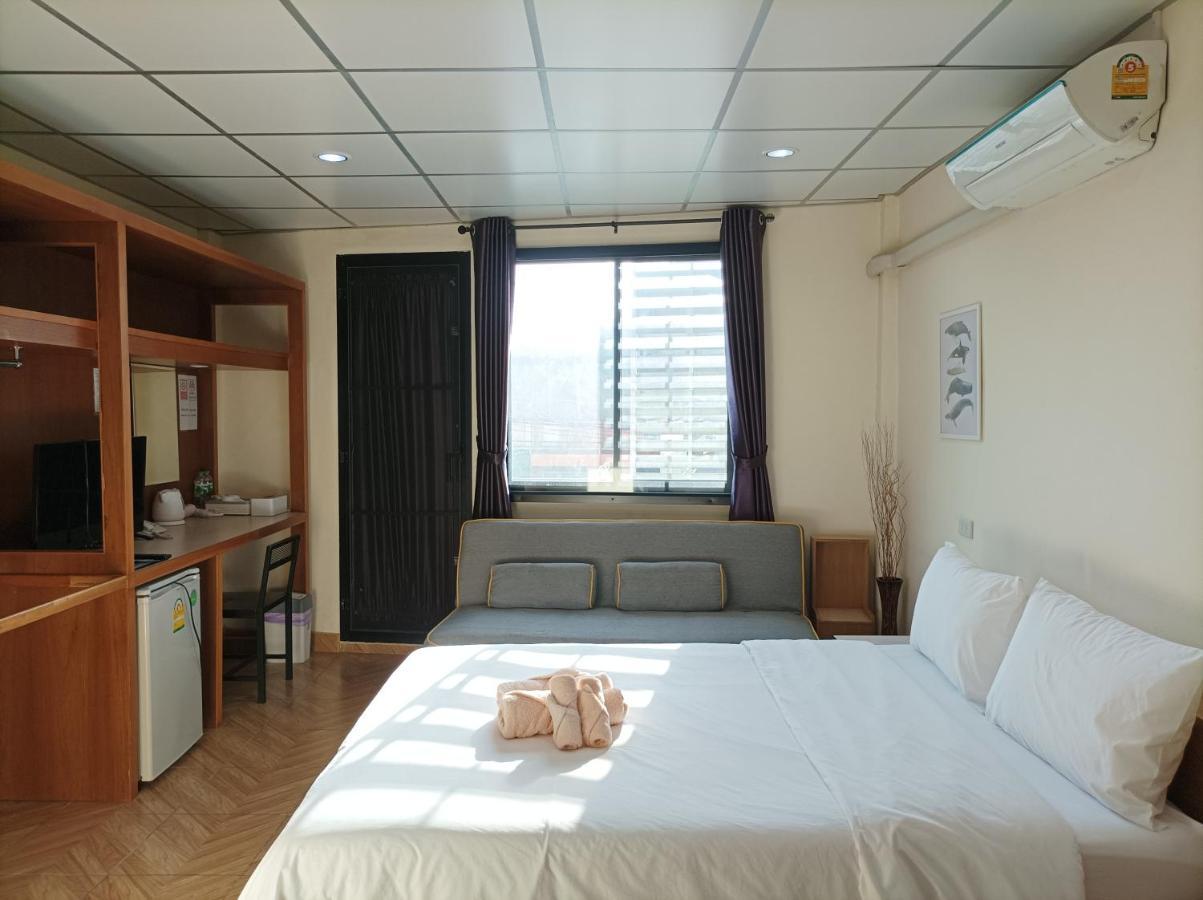 Double D Rooms & Cafe Bangkok Ngoại thất bức ảnh
