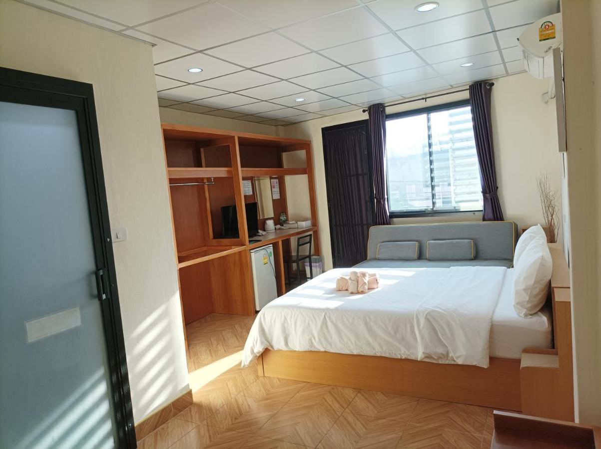 Double D Rooms & Cafe Bangkok Ngoại thất bức ảnh