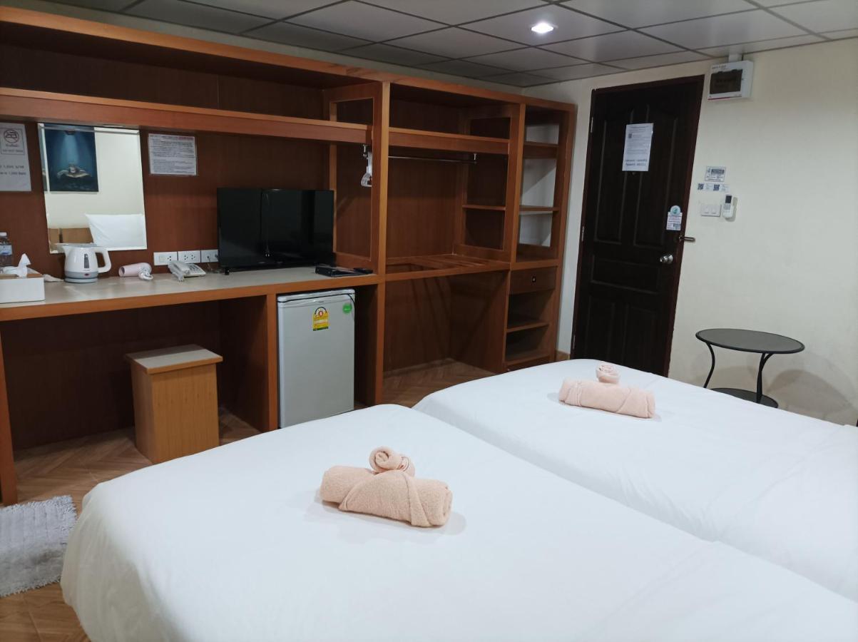 Double D Rooms & Cafe Bangkok Ngoại thất bức ảnh