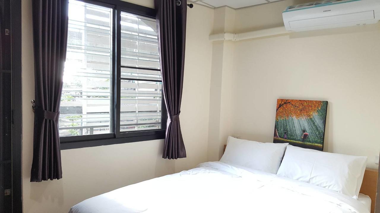 Double D Rooms & Cafe Bangkok Ngoại thất bức ảnh