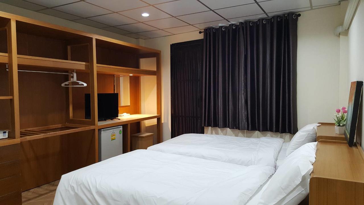 Double D Rooms & Cafe Bangkok Ngoại thất bức ảnh