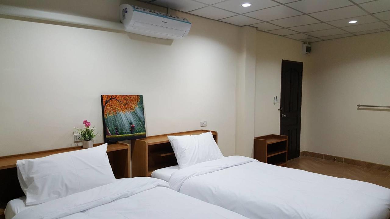 Double D Rooms & Cafe Bangkok Ngoại thất bức ảnh