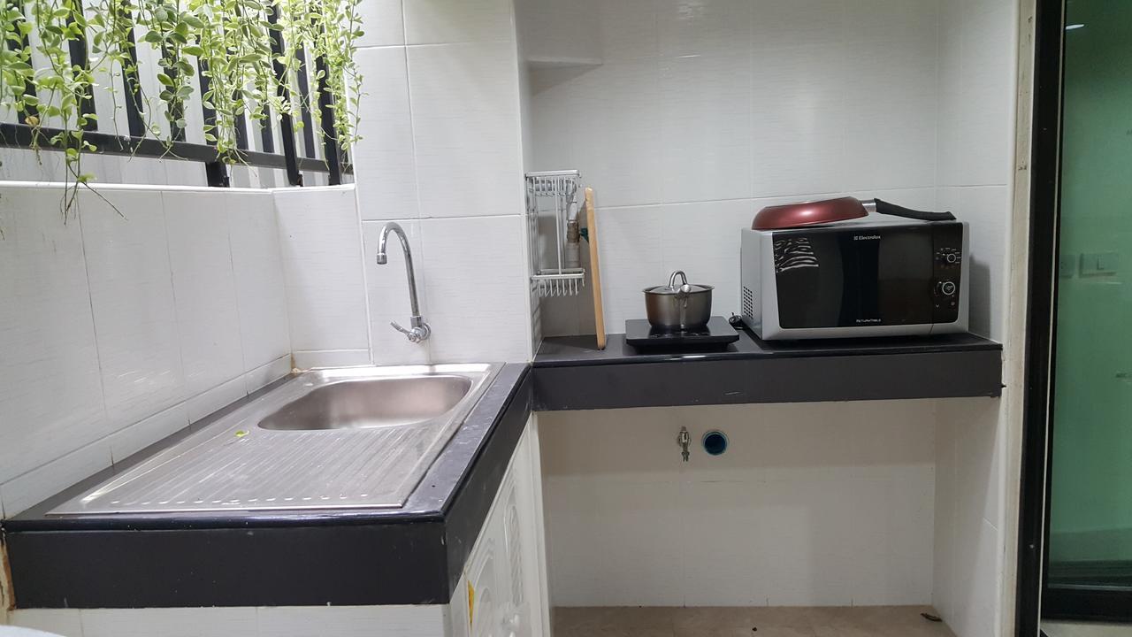 Double D Rooms & Cafe Bangkok Ngoại thất bức ảnh