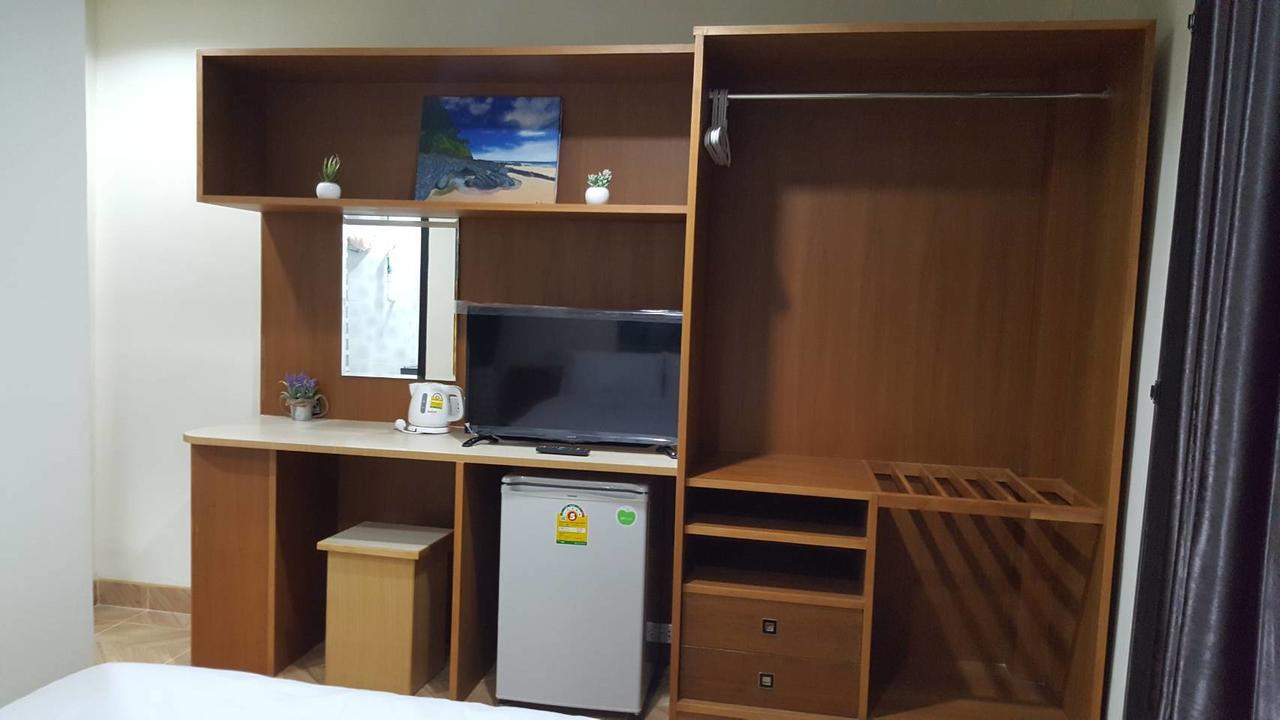 Double D Rooms & Cafe Bangkok Ngoại thất bức ảnh