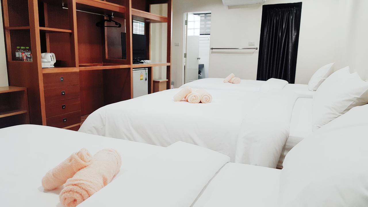 Double D Rooms & Cafe Bangkok Ngoại thất bức ảnh