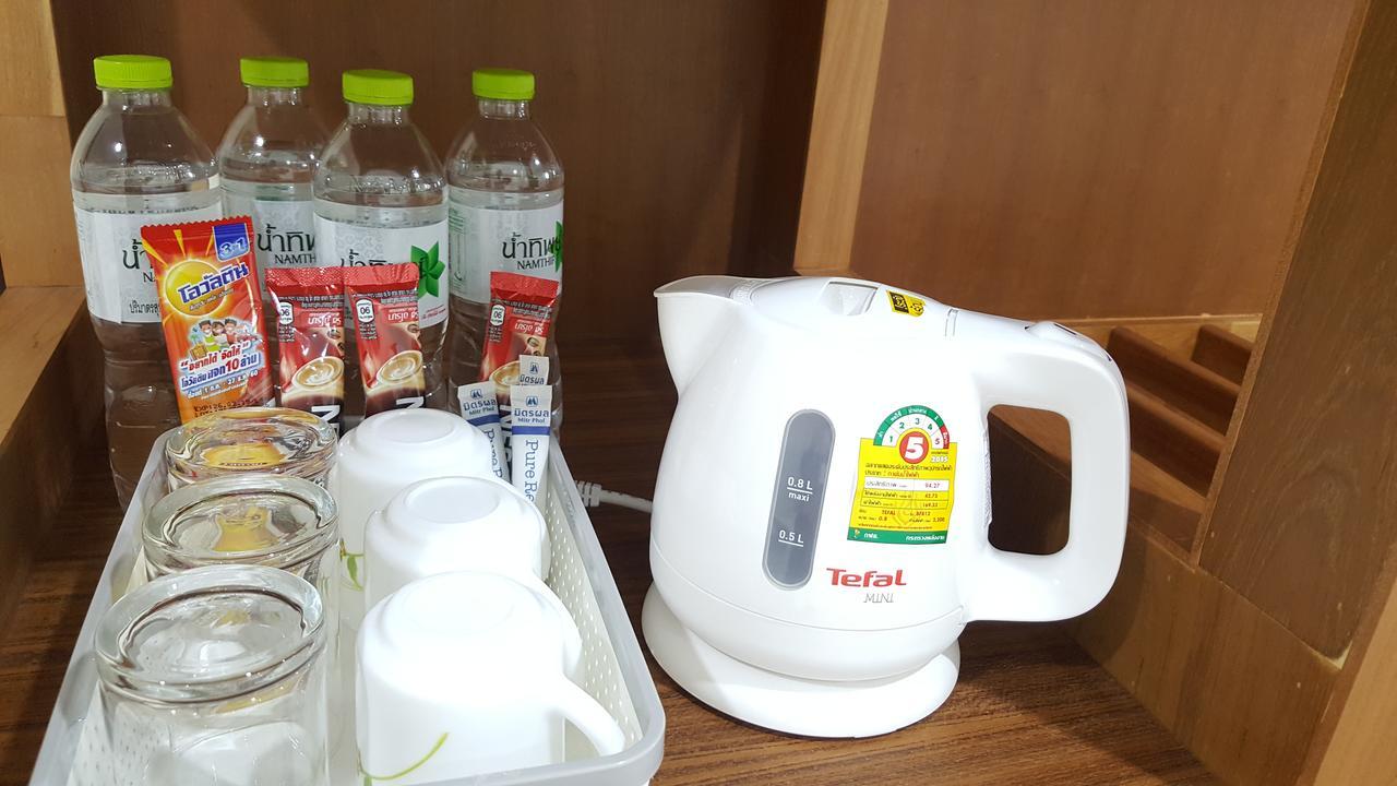 Double D Rooms & Cafe Bangkok Ngoại thất bức ảnh