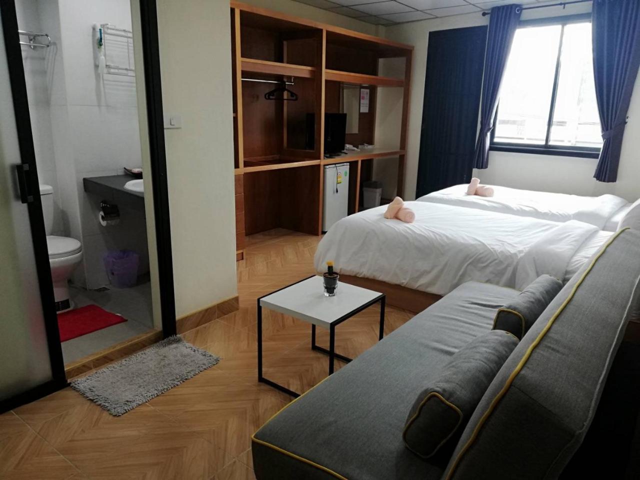 Double D Rooms & Cafe Bangkok Ngoại thất bức ảnh