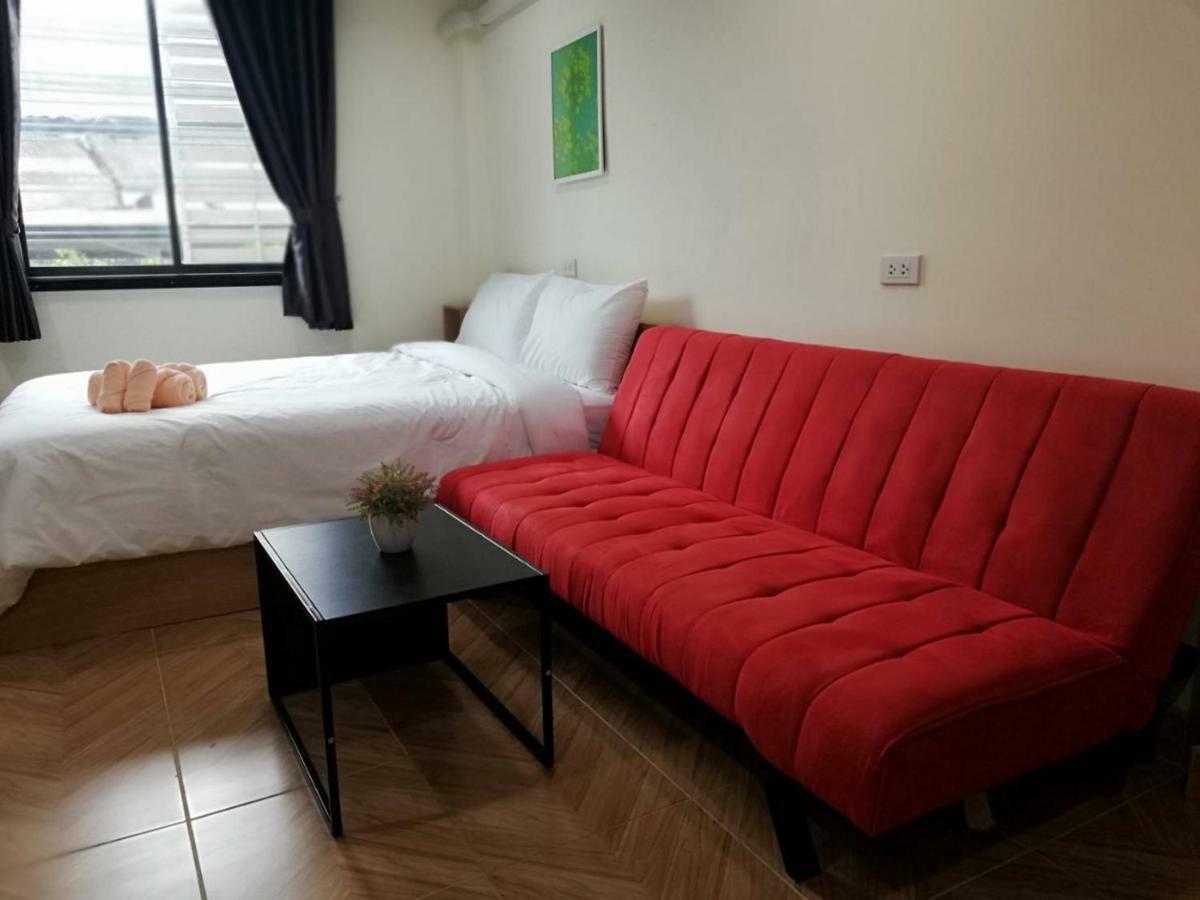 Double D Rooms & Cafe Bangkok Ngoại thất bức ảnh