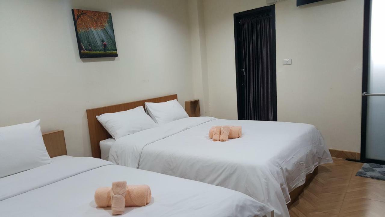 Double D Rooms & Cafe Bangkok Ngoại thất bức ảnh