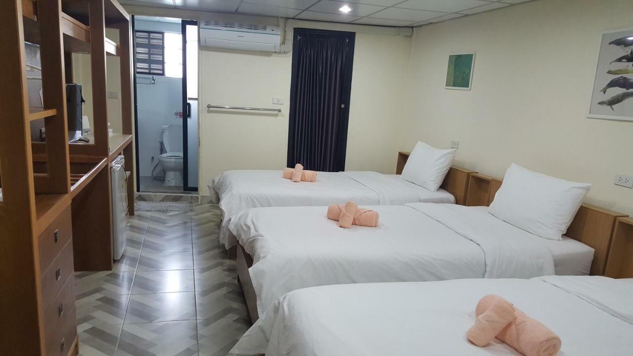 Double D Rooms & Cafe Bangkok Ngoại thất bức ảnh