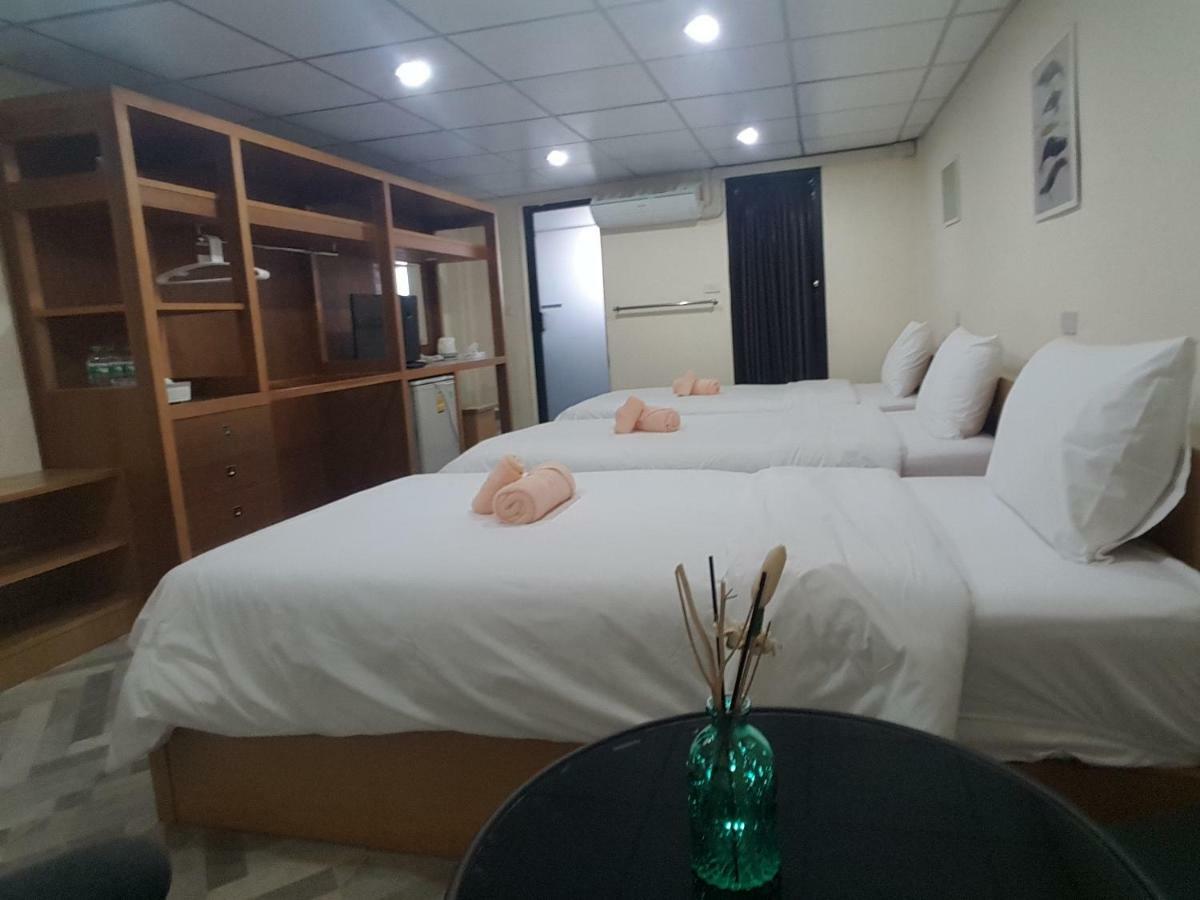 Double D Rooms & Cafe Bangkok Ngoại thất bức ảnh