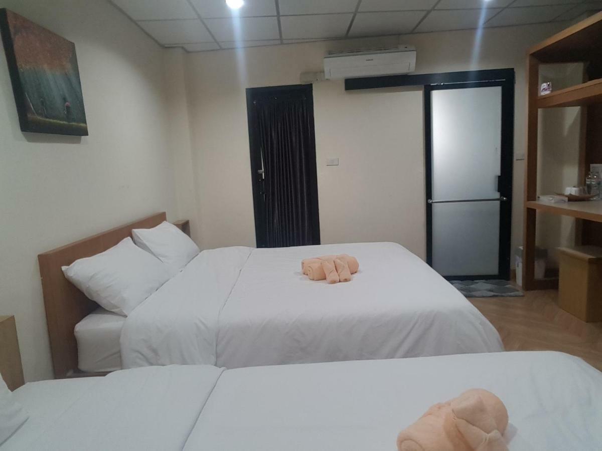 Double D Rooms & Cafe Bangkok Ngoại thất bức ảnh