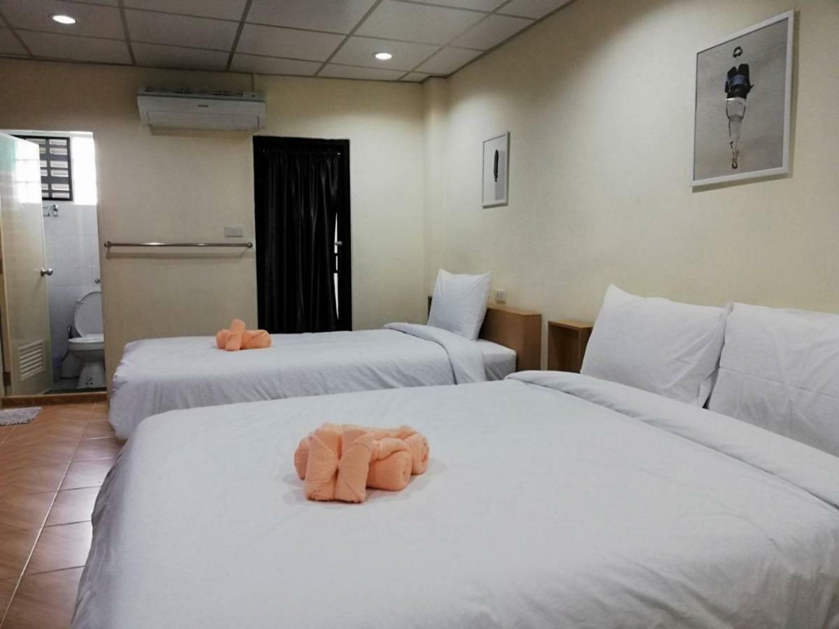 Double D Rooms & Cafe Bangkok Ngoại thất bức ảnh