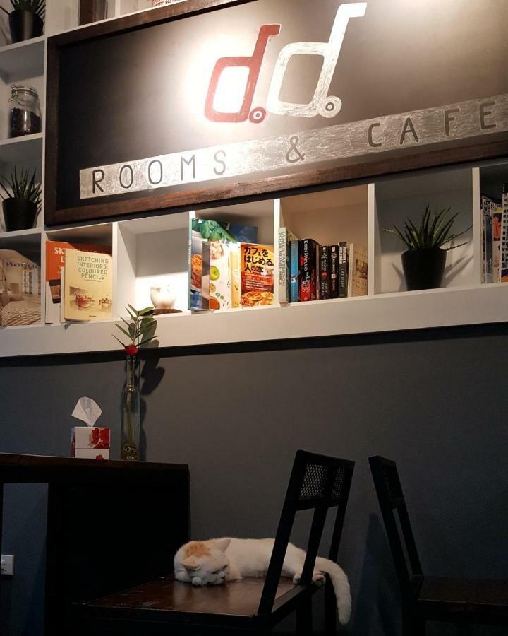Double D Rooms & Cafe Bangkok Ngoại thất bức ảnh